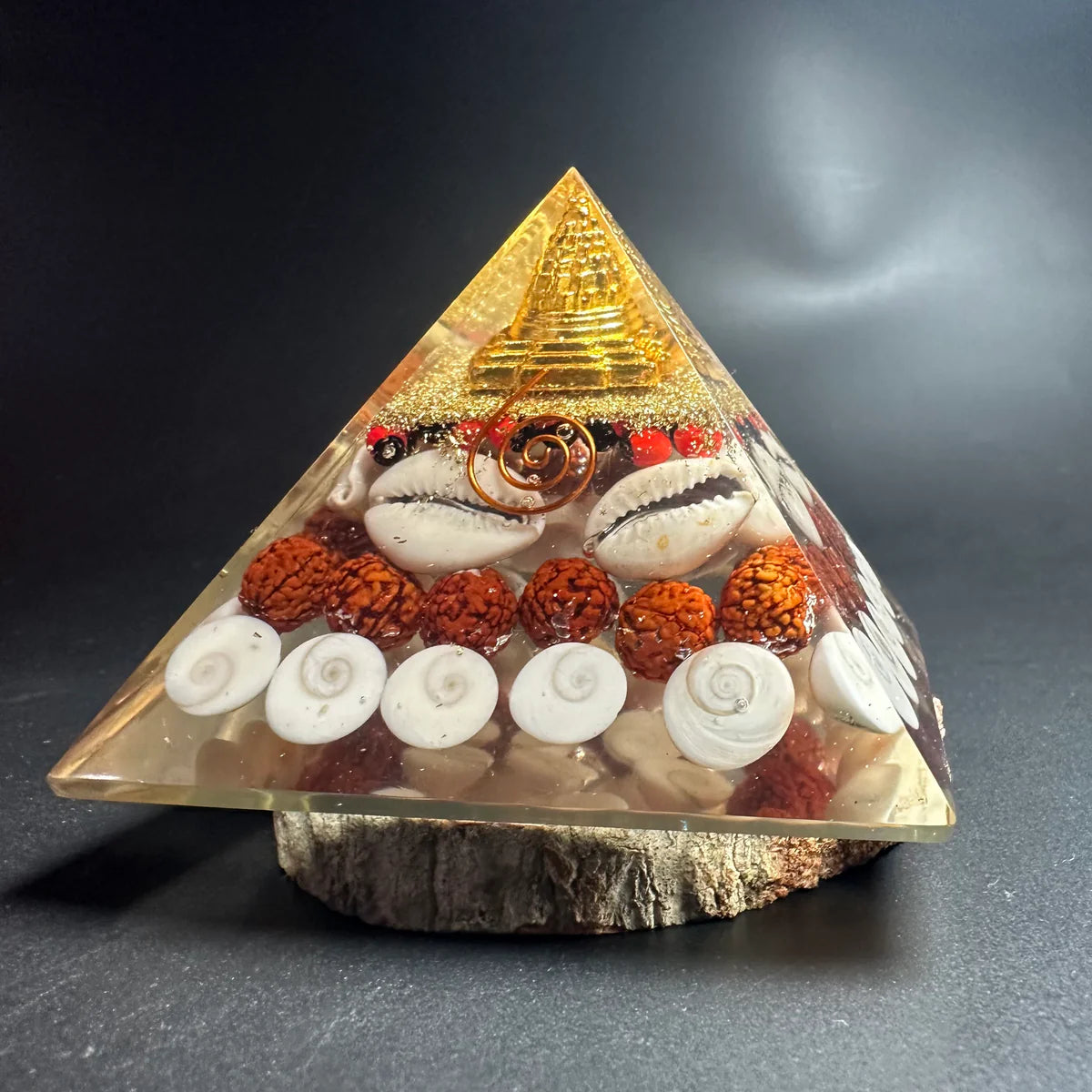 Laxmi Pyramid with Shri Yantra and Gomti Chakra